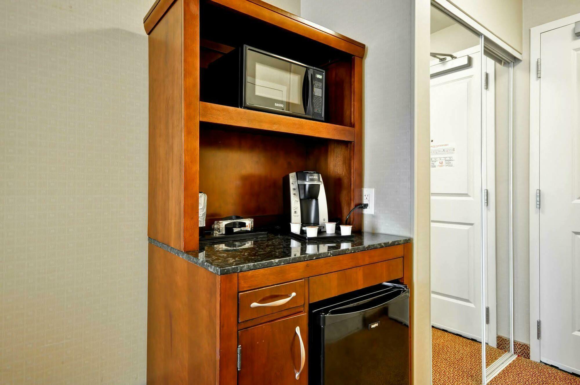 Hilton Garden Inn Blacksburg University Eksteriør billede